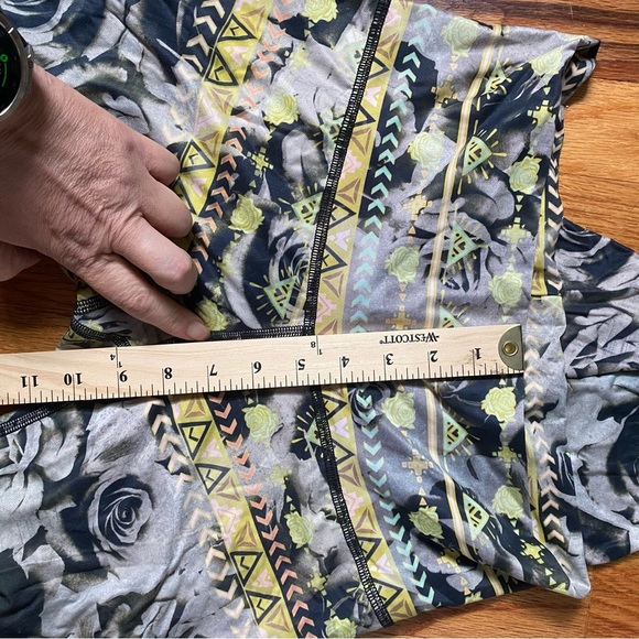 TEEKI Tribal Roses Low Rise Yoga Fitness Leggings Medium Athleisure Boho - Picture 6 of 9